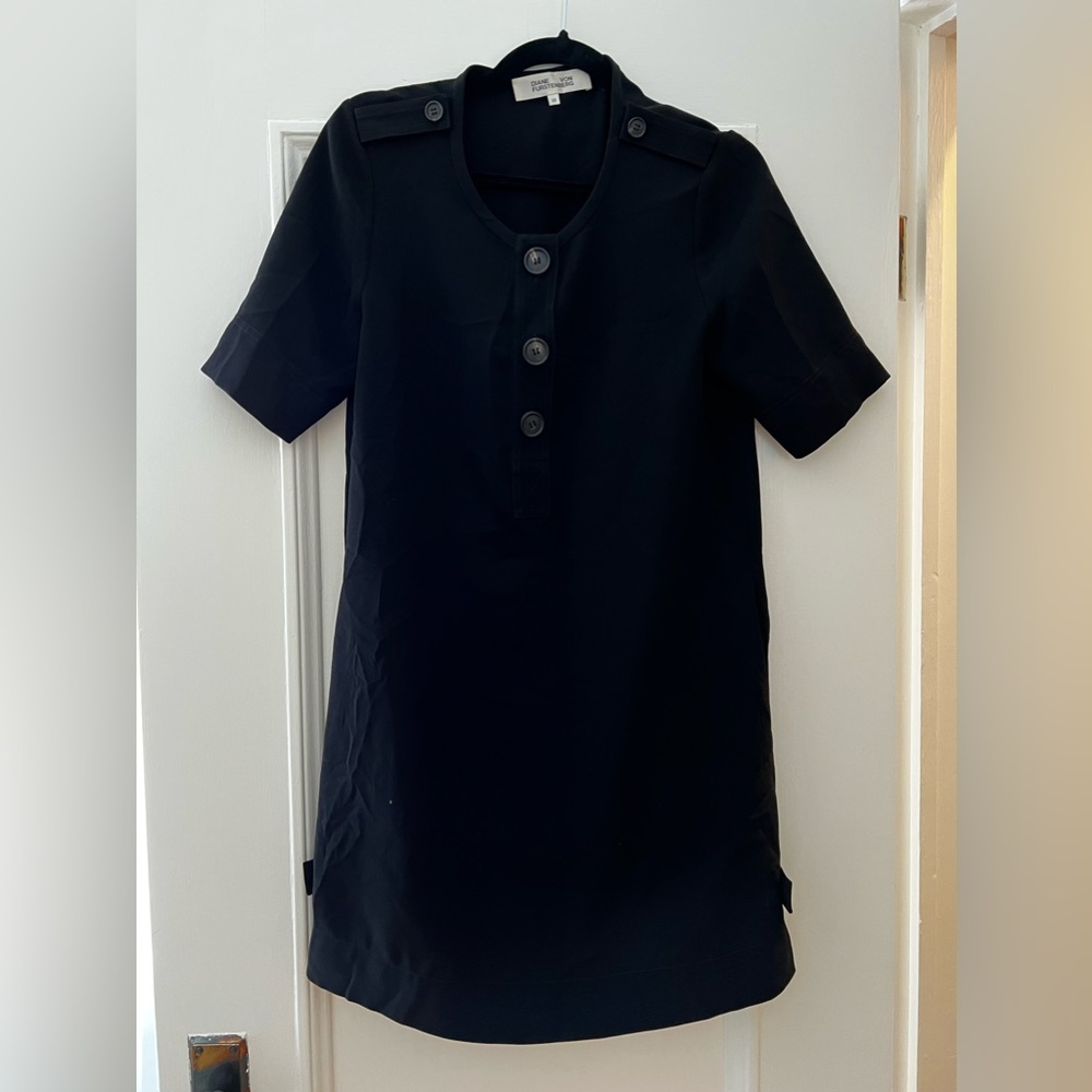 DVF black mid thigh dress with 3 buttons size XS